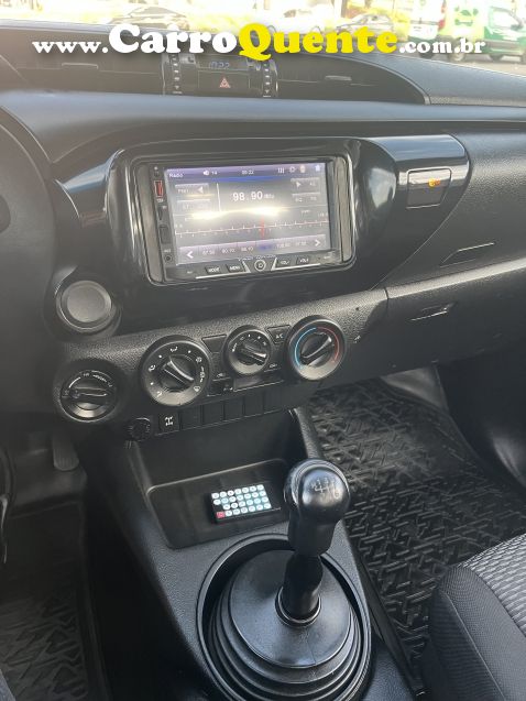 Toyota HILUX 2.8 4X4 CS 16V TURBO DIESEL 2P MANUAL - Loja