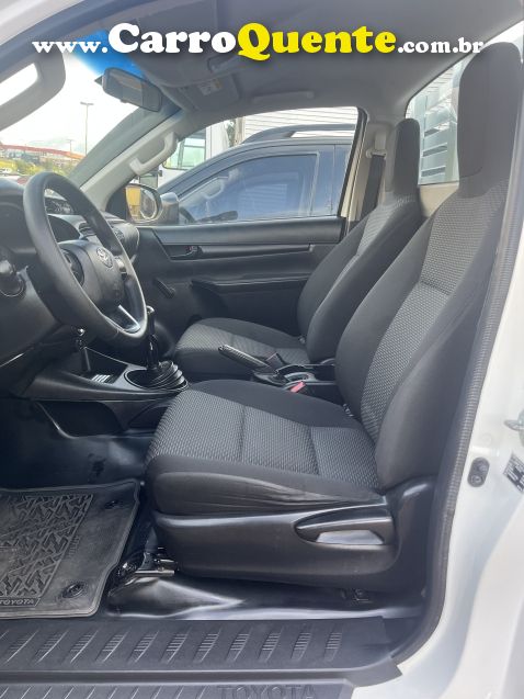 Toyota HILUX 2.8 4X4 CS 16V TURBO DIESEL 2P MANUAL - Loja
