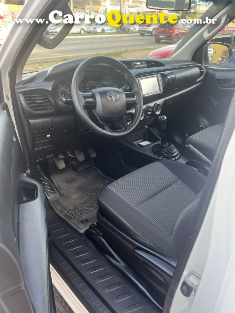 Toyota HILUX 2.8 4X4 CS 16V TURBO DIESEL 2P MANUAL - Loja