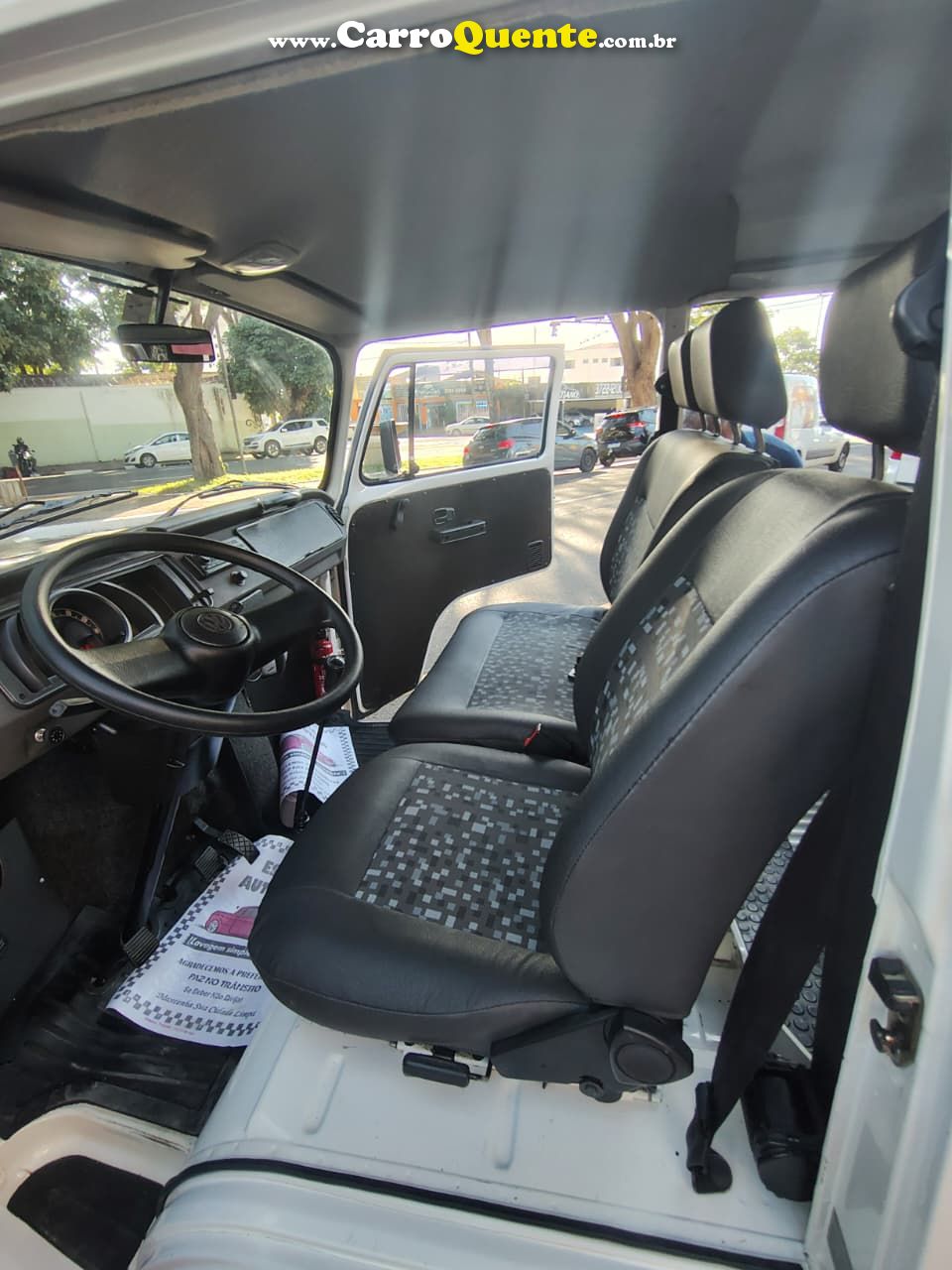 VOLKSWAGEN KOMBI 1.4 MI STD LOTACÃO 8V 2013 - Loja