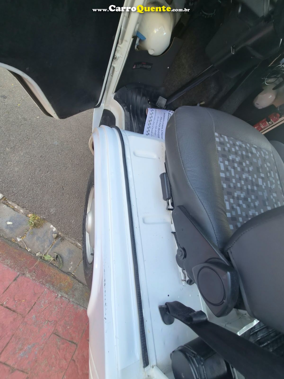 VOLKSWAGEN KOMBI 1.4 MI STD LOTACÃO 8V 2013 - Loja