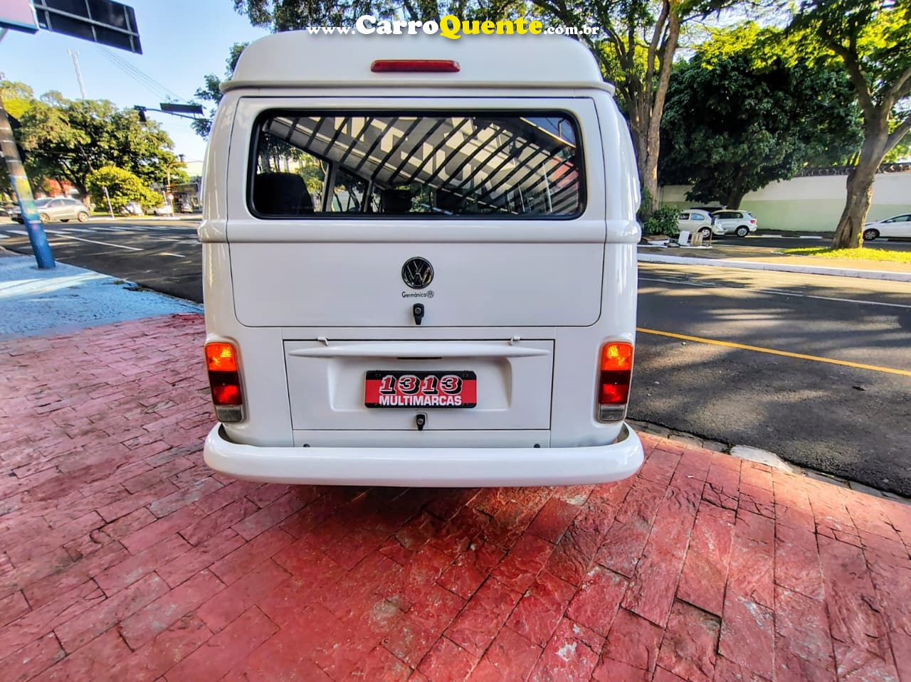 VOLKSWAGEN KOMBI 1.4 MI STD LOTACÃO 8V 2013 - Loja