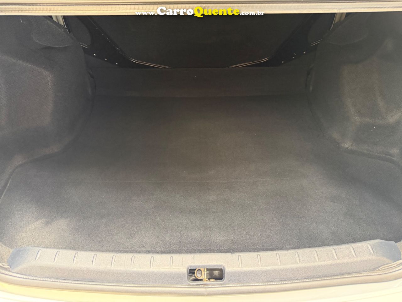 TOYOTA ETIOS 1.5 XLS SEDAN 16V 2017 - Loja