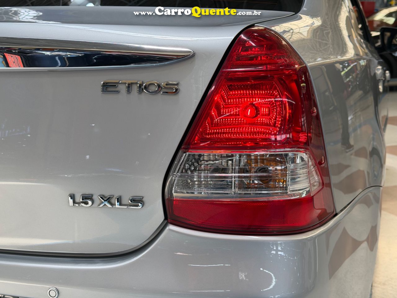 TOYOTA ETIOS 1.5 XLS SEDAN 16V 2017 - Loja