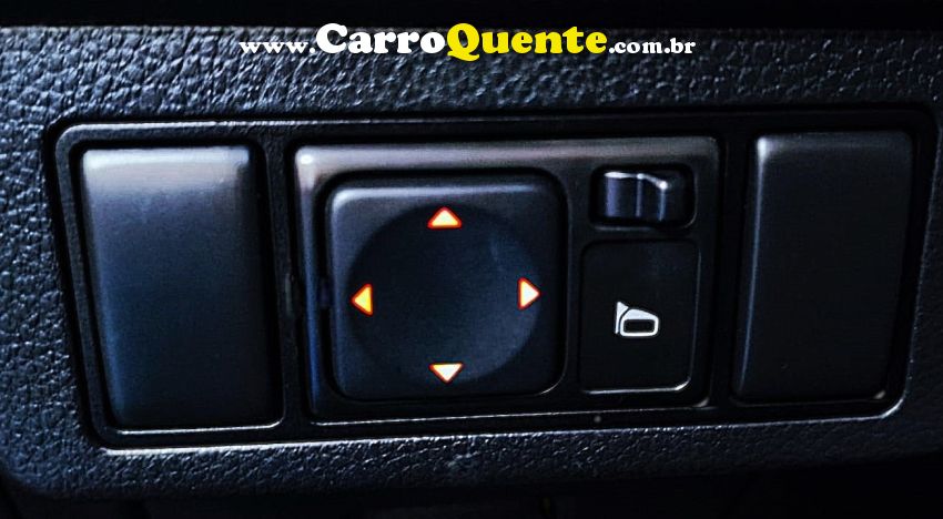 Nissan TIIDA 1.8 SL 16V FLEX 4P AUTOMÁTICO - Loja