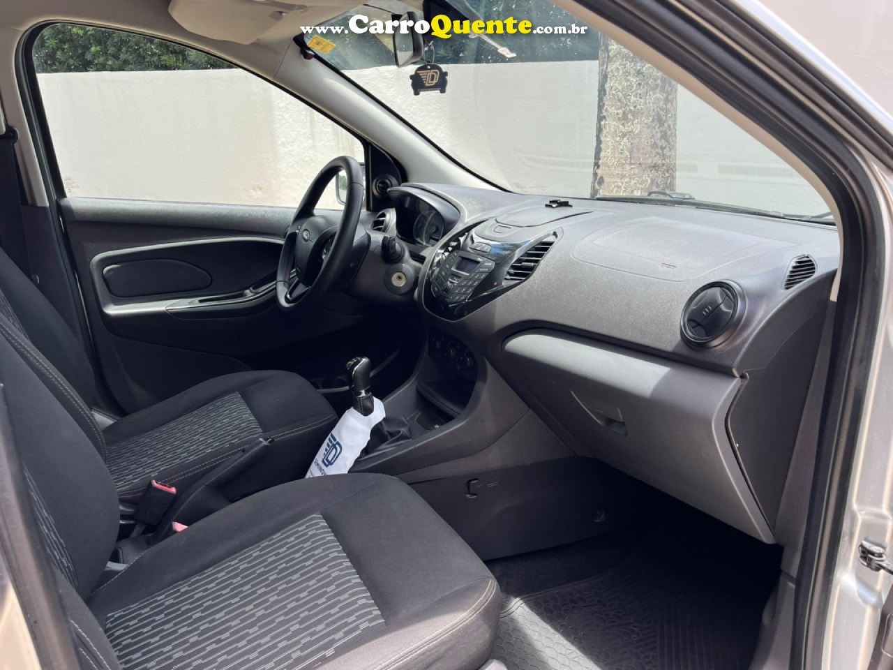 FORD   KA+ SEDAN 1.0 SESE PLUS TIVCT FLEX 4P   PRATA 2018 1.0 FLEX - Loja