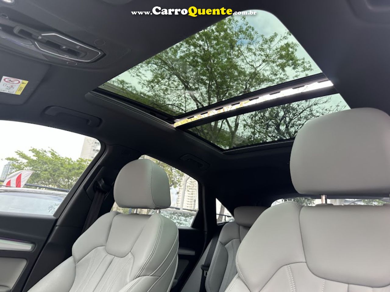 AUDI   Q5 PERFORMANCE 2.0 TFSIE S.TR. QT (HIB.)   CINZA 2024 2.0 GASOLINA E ELÉTRICO - Loja