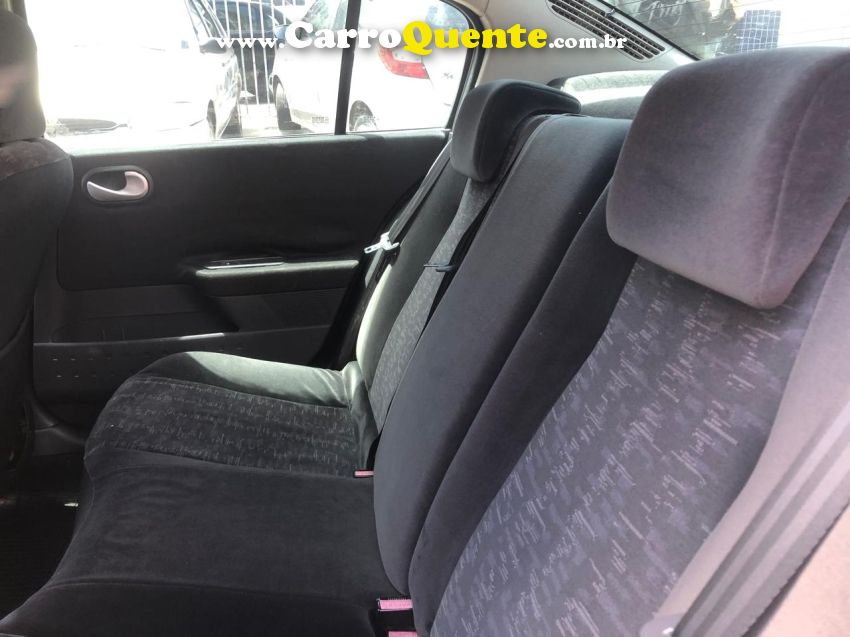 Renault MEGANE 1.6 DYNAMIQUE 16V FLEX 4P MANUAL - Loja