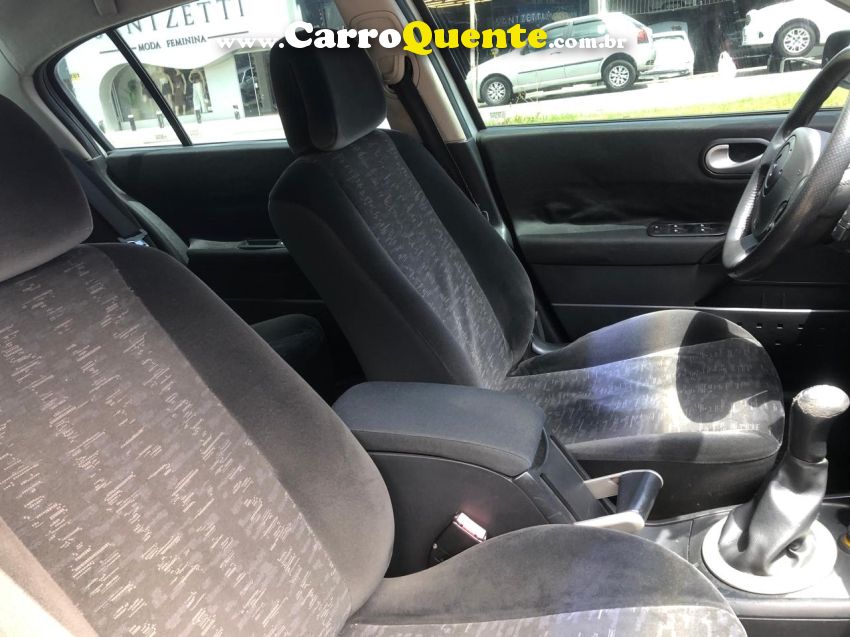 Renault MEGANE 1.6 DYNAMIQUE 16V FLEX 4P MANUAL - Loja