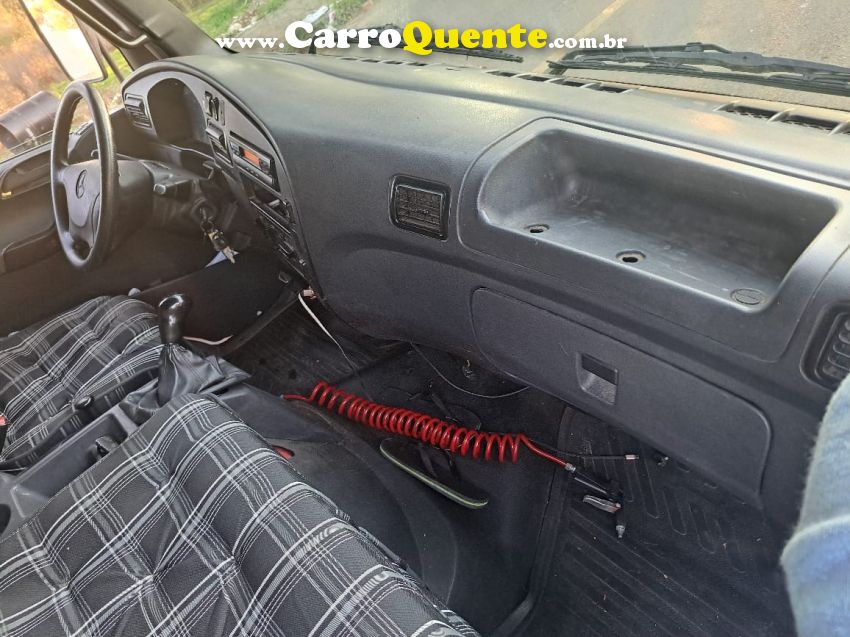 Mercedes-Benz Accelo 1016 Accelo 1016 2p Baú - Loja