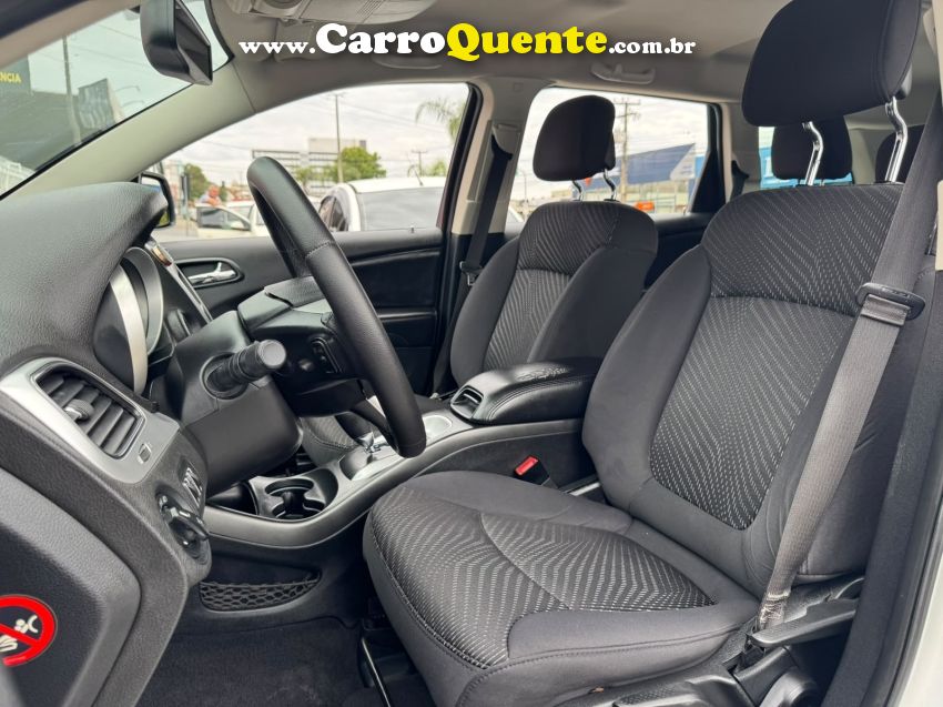 Fiat FREEMONT 2.4 EMOTION 16V GASOLINA 4P AUTOMÁTICO - Loja