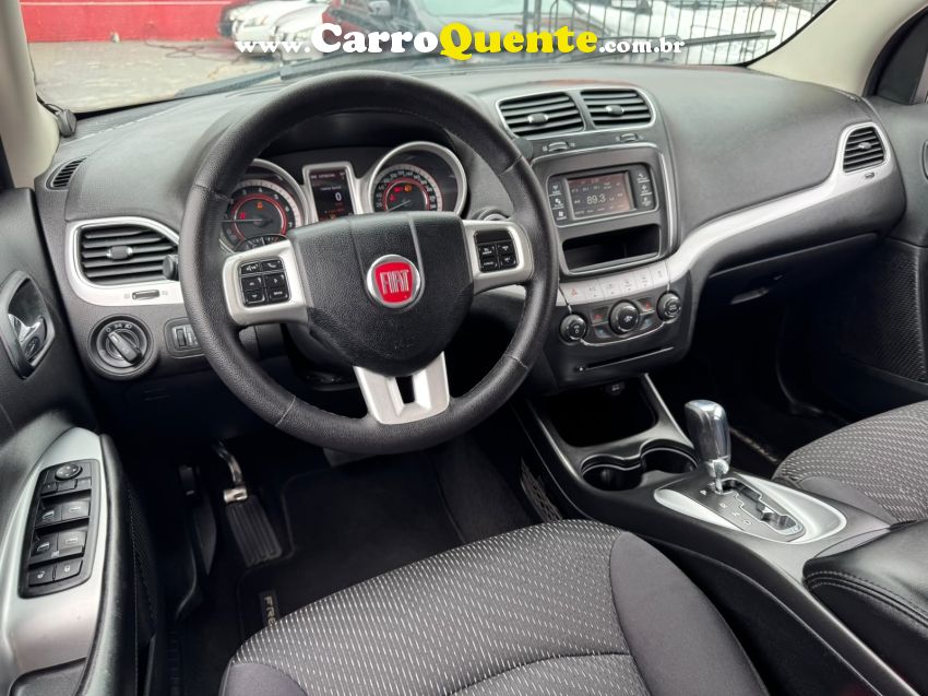 Fiat FREEMONT 2.4 EMOTION 16V GASOLINA 4P AUTOMÁTICO - Loja