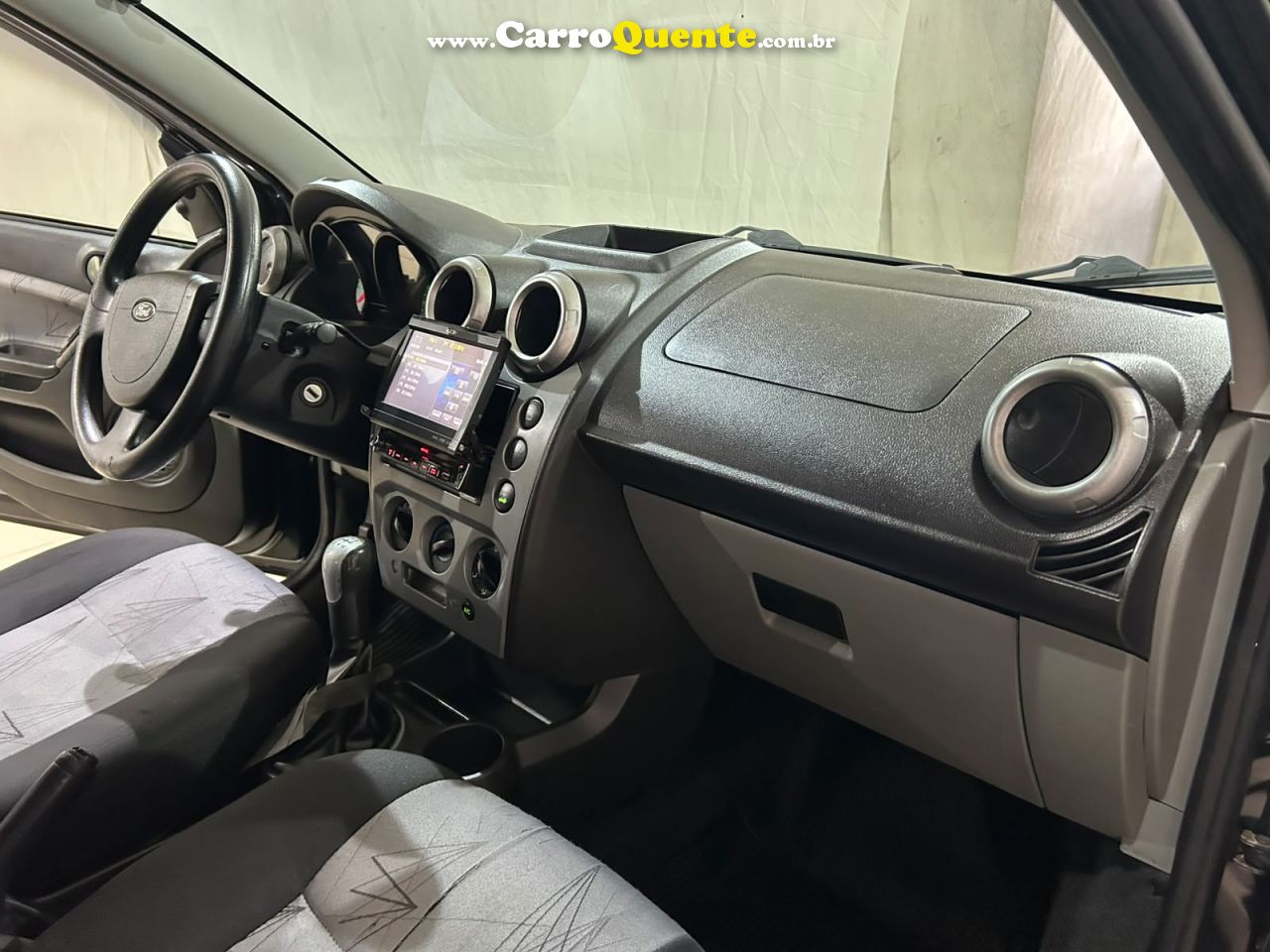 FORD FIESTA 1.0 MPI HATCH 8V 2009 - Loja