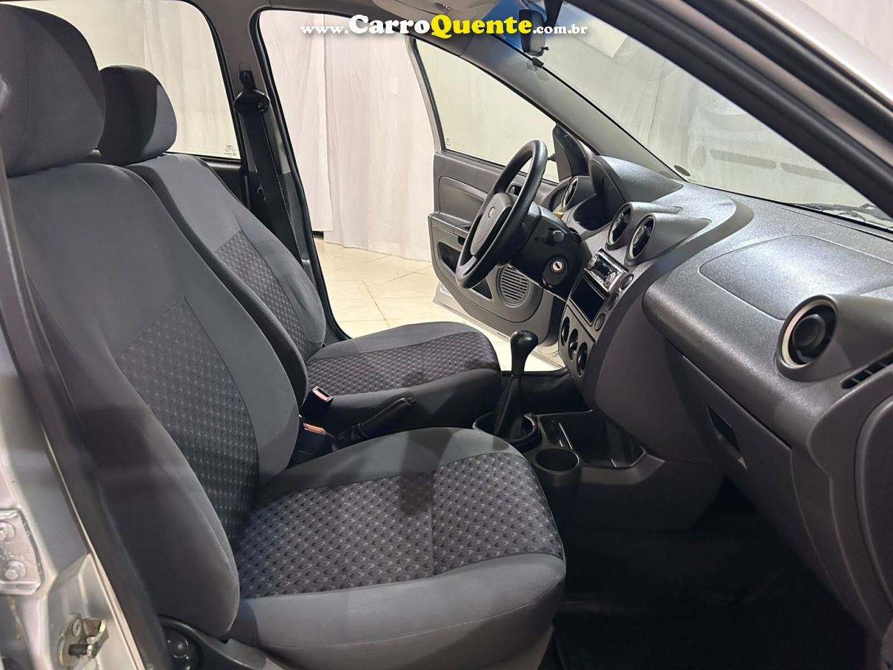 FORD FIESTA 1.6 MPI HATCH 8V 2006 - Loja