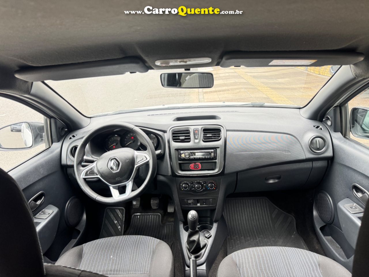 RENAULT LOGAN 1.0 12V SCE LIFE 2023 - Loja