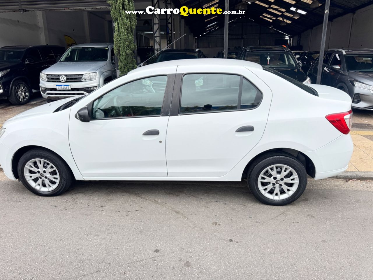RENAULT LOGAN 1.0 12V SCE LIFE 2023 - Loja