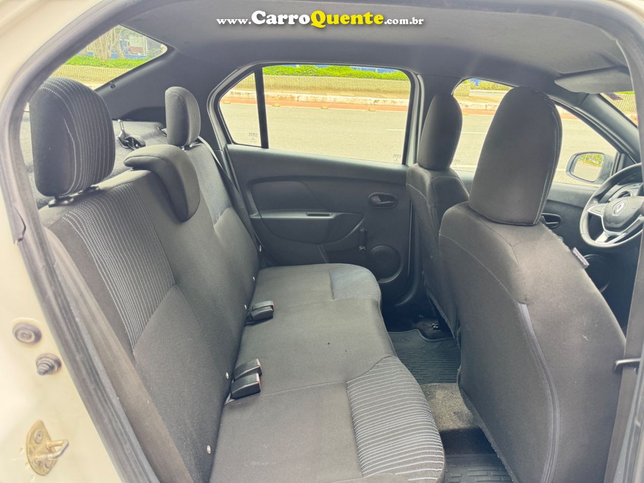 RENAULT LOGAN 1.0 12V SCE LIFE 2023 - Loja