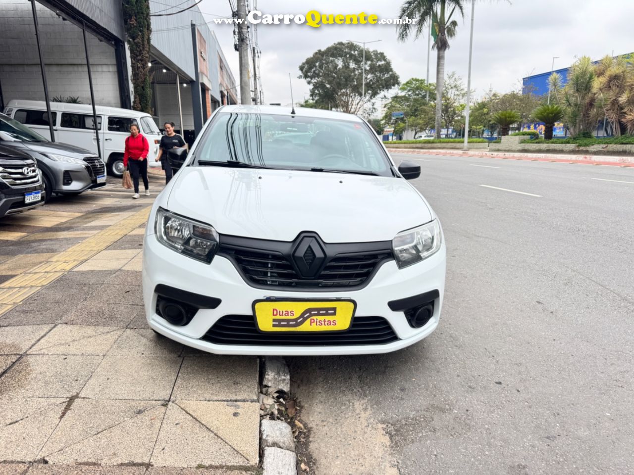 RENAULT LOGAN 1.0 12V SCE LIFE 2023 - Loja