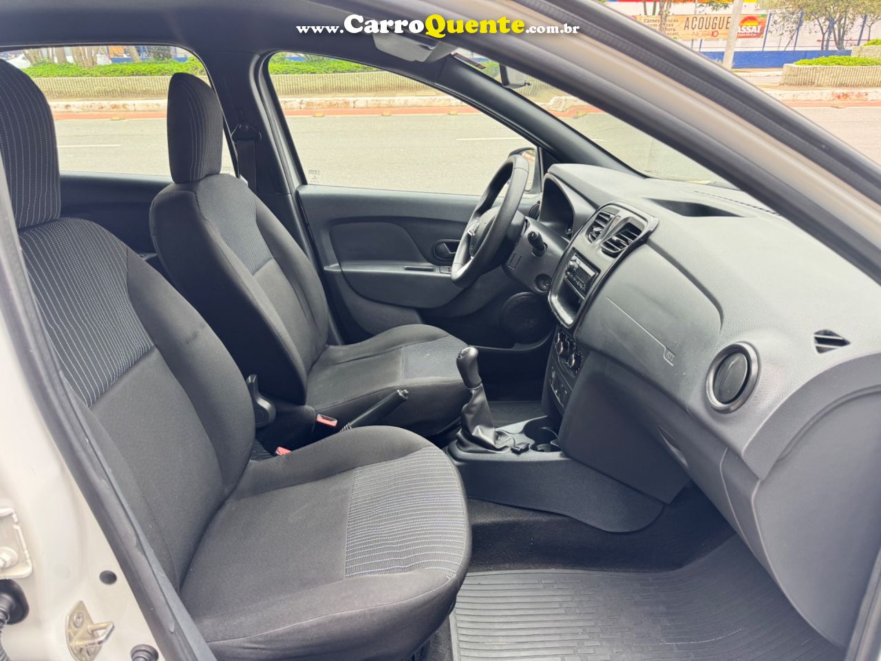 RENAULT LOGAN 1.0 12V SCE LIFE 2023 - Loja