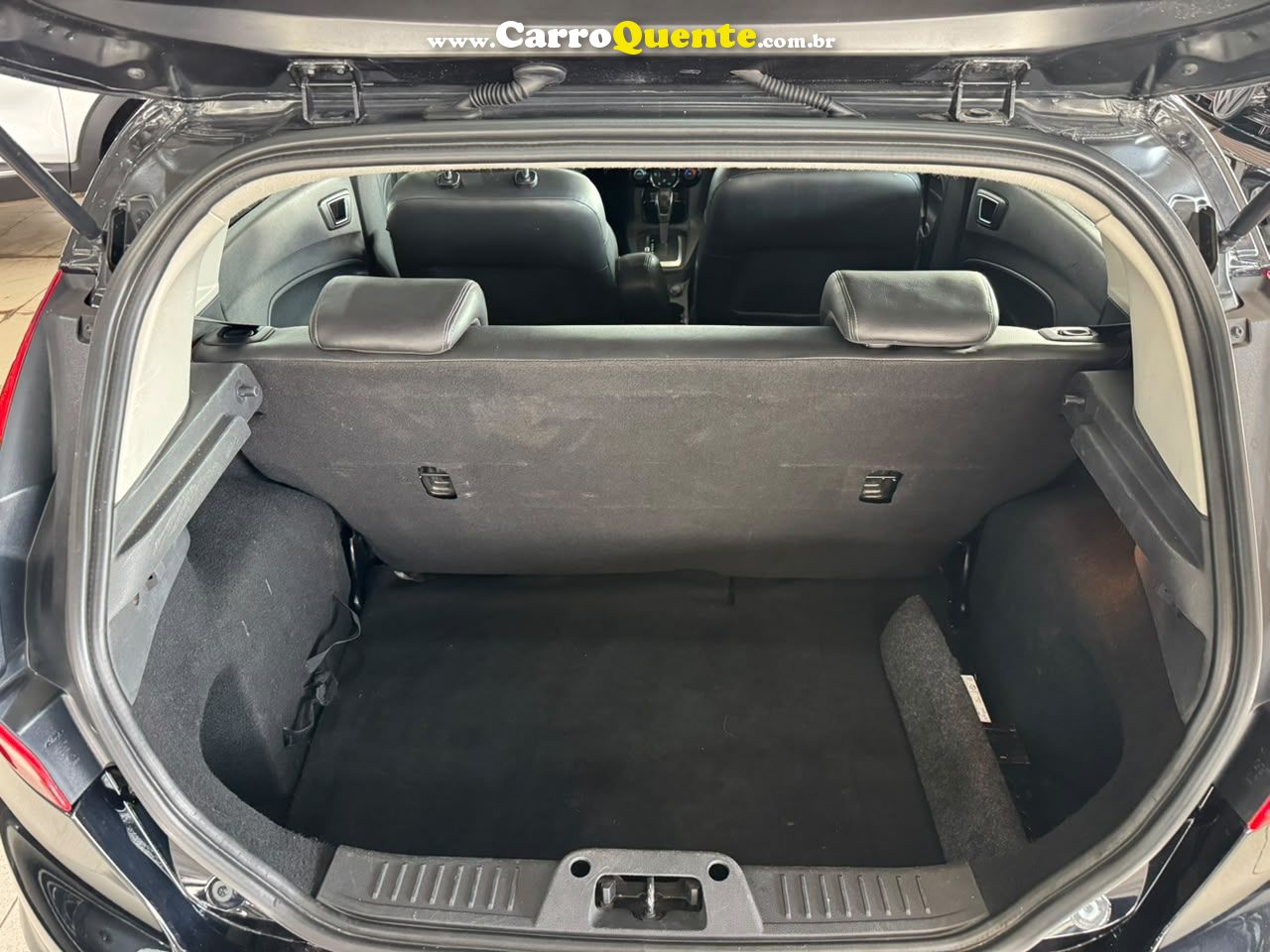 FORD FIESTA 1.6 TITANIUM HATCH 16V 2014 - Loja