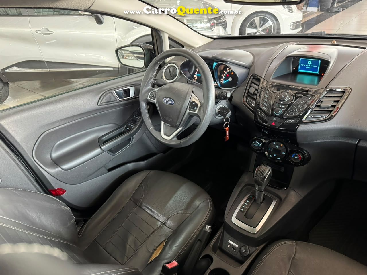 FORD FIESTA 1.6 TITANIUM HATCH 16V 2014 - Loja