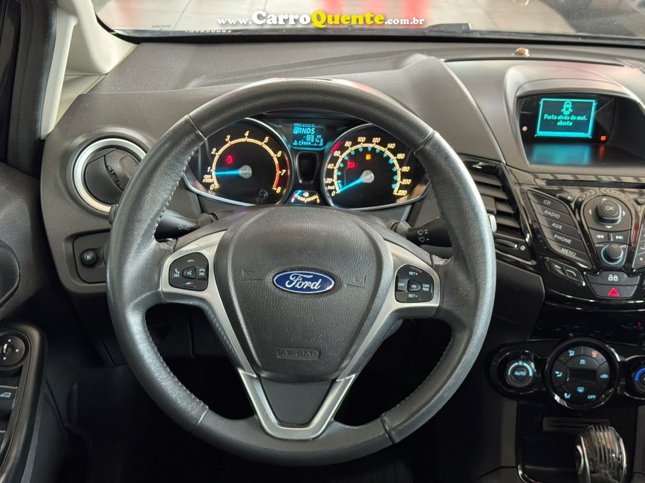 FORD FIESTA 1.6 TITANIUM HATCH 16V 2014 - Loja