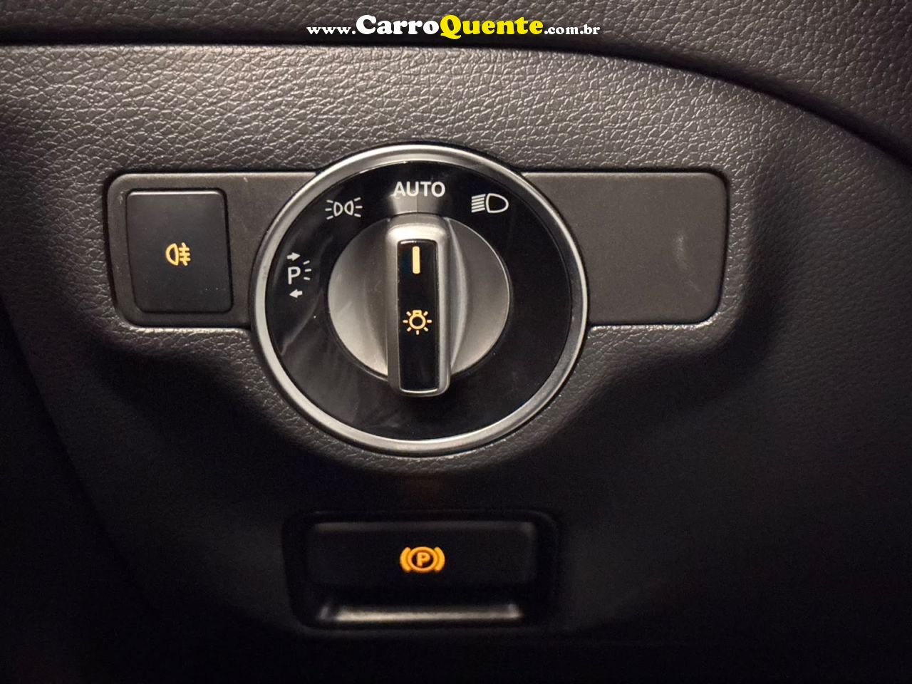 MERCEDES-BENZ GLA 200 1.6 CGI STYLE 7G-DCT 2019 - Loja