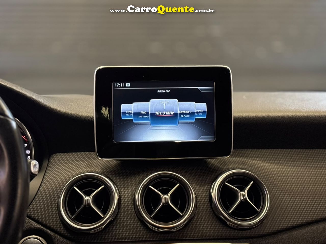 MERCEDES-BENZ GLA 200 1.6 CGI STYLE 7G-DCT 2019 - Loja