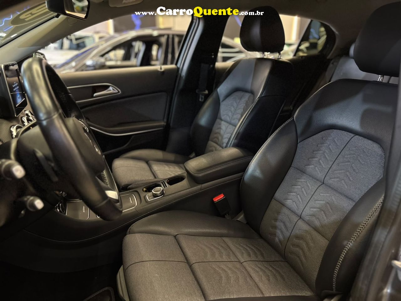 MERCEDES-BENZ GLA 200 1.6 CGI STYLE 7G-DCT 2019 - Loja
