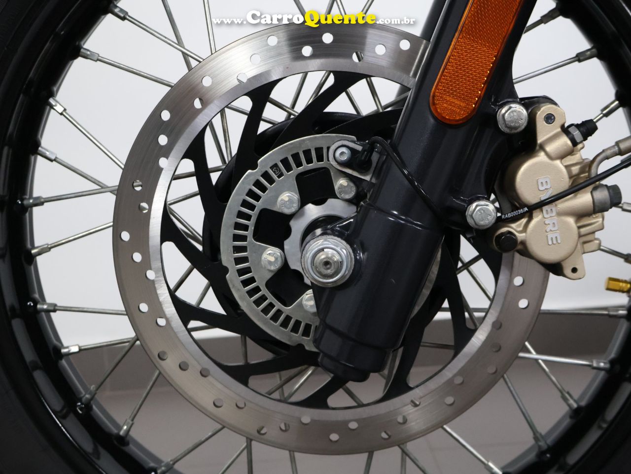 ROYAL ENFIELD SCRAM 411 HIMALAYAN 2023 - Loja