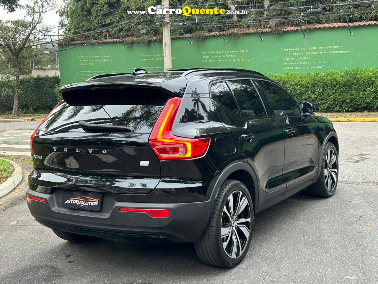 VOLVO XC40 1.5 T5 RECHARGE R-DESIGN 2022 - Loja
