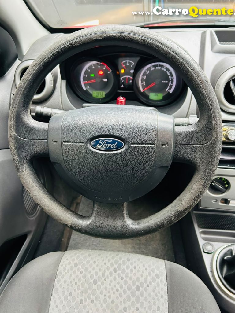 FORD   FIESTA SE 1.6 8V FLEX 5P   VERMELHO 2014 1.6 FLEX - Loja