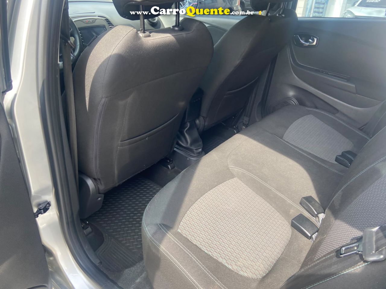 RENAULT   CAPTUR LIFE 1.6 AUT   PRATA 2019 1.6 FLEX - Loja