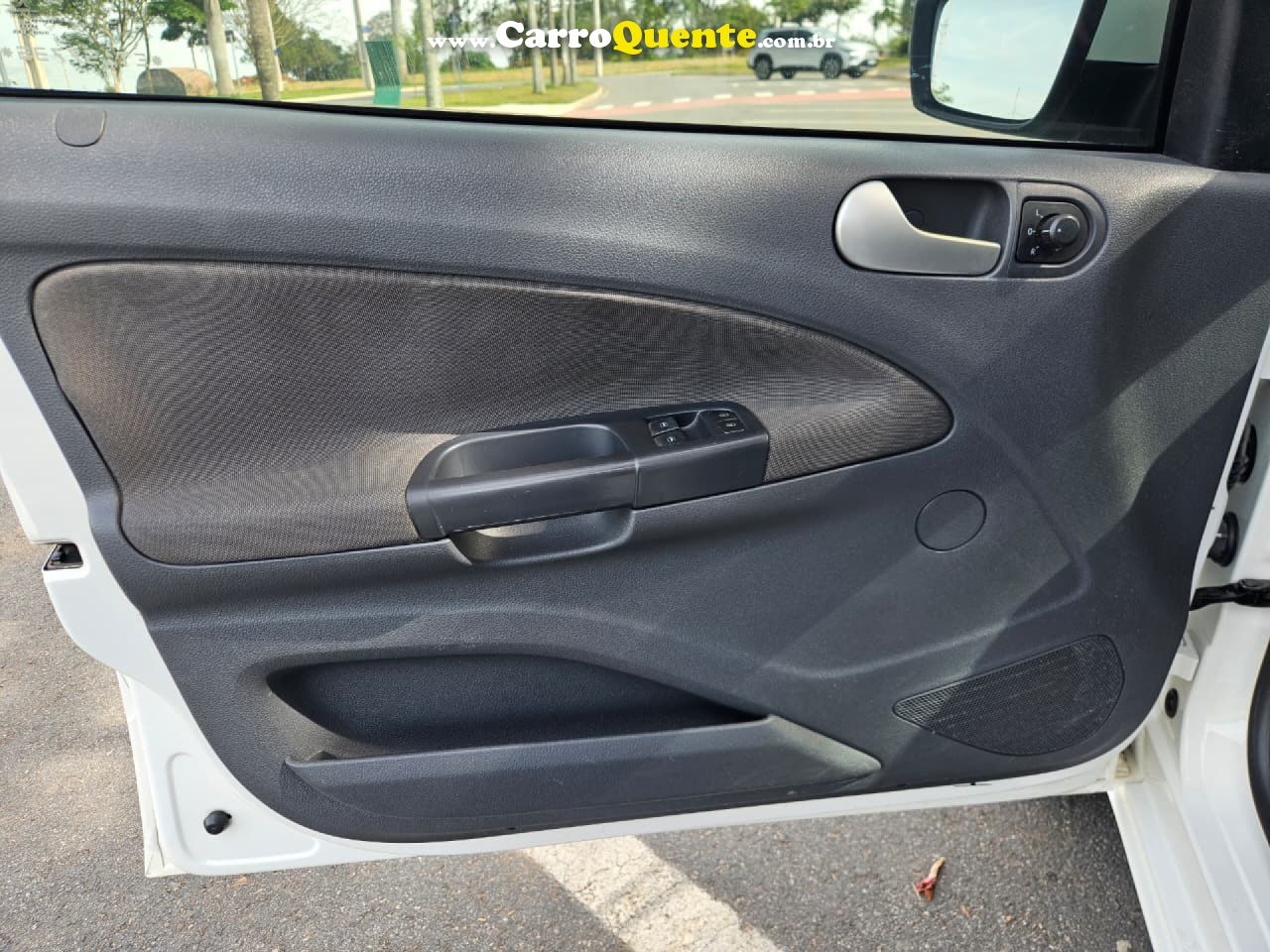 VOLKSWAGEN   GOL (NOVO) 1.0 MI TOTAL FLEX 8V 4P   BRANCO 2014 1.0 FLEX - Loja