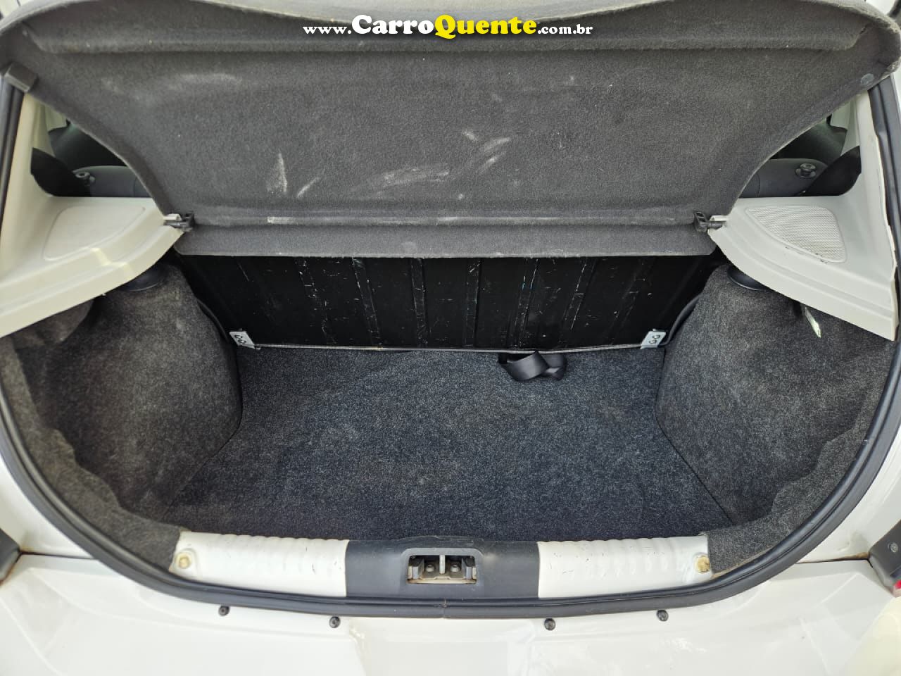 VOLKSWAGEN   GOL (NOVO) 1.0 MI TOTAL FLEX 8V 4P   BRANCO 2014 1.0 FLEX - Loja
