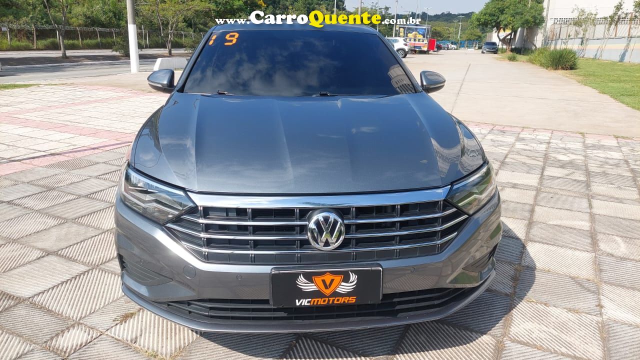 VOLKSWAGEN   JETTA 250 TSI 1.4 FLEX 16V AUT.   CINZA 2019 1.4 GASOLINA - Loja