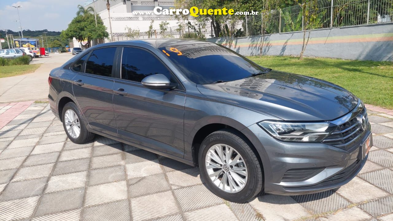 VOLKSWAGEN   JETTA 250 TSI 1.4 FLEX 16V AUT.   CINZA 2019 1.4 GASOLINA - Loja