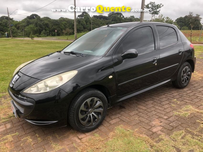 Peugeot 207 1.4 XR 8V FLEX 4P MANUAL - Loja
