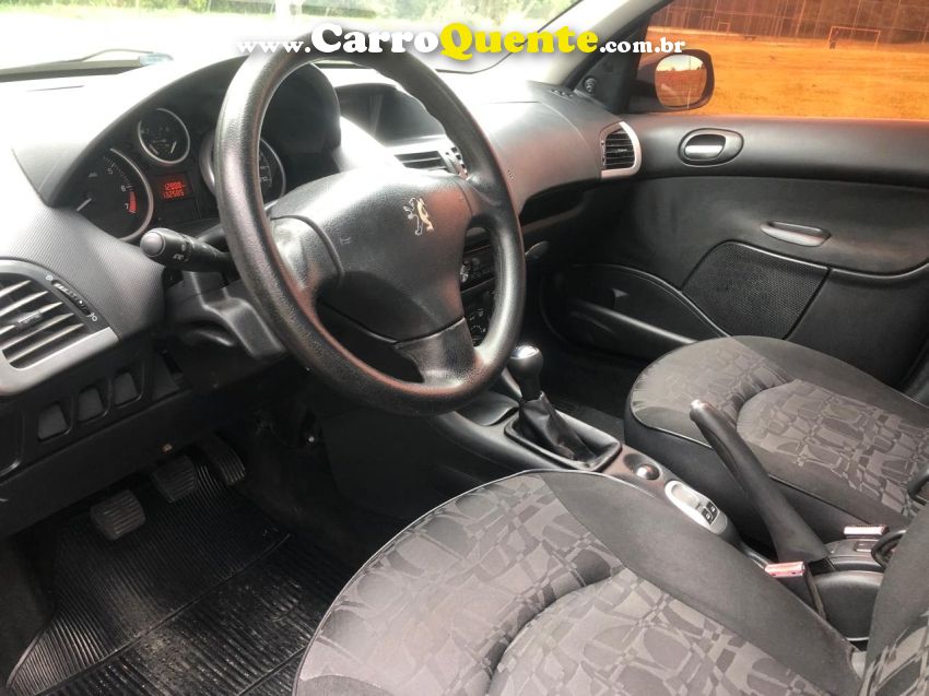 Peugeot 207 1.4 XR 8V FLEX 4P MANUAL - Loja