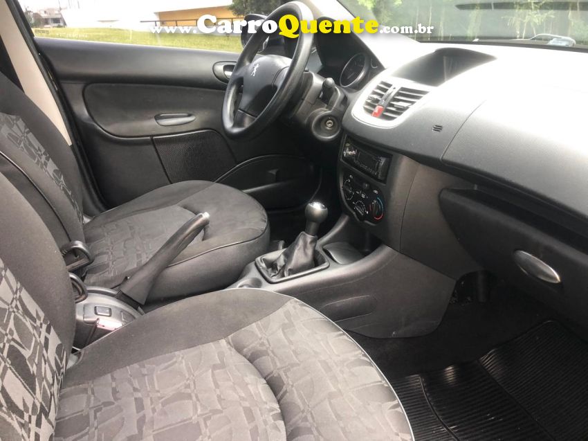Peugeot 207 1.4 XR 8V FLEX 4P MANUAL - Loja