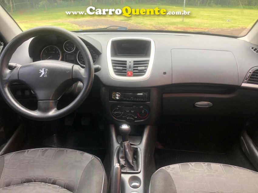 Peugeot 207 1.4 XR 8V FLEX 4P MANUAL - Loja