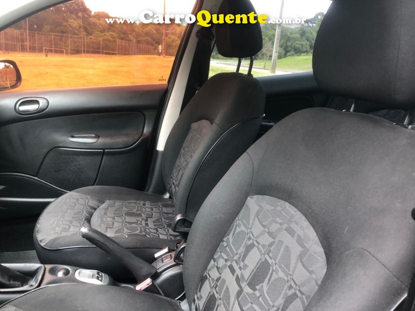 Peugeot 207 1.4 XR 8V FLEX 4P MANUAL - Loja