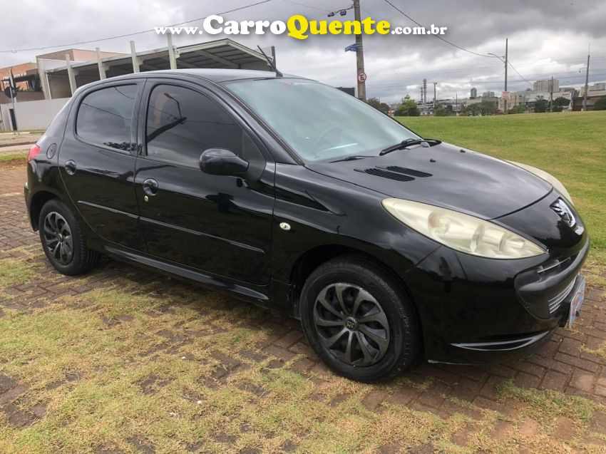 Peugeot 207 1.4 XR 8V FLEX 4P MANUAL - Loja