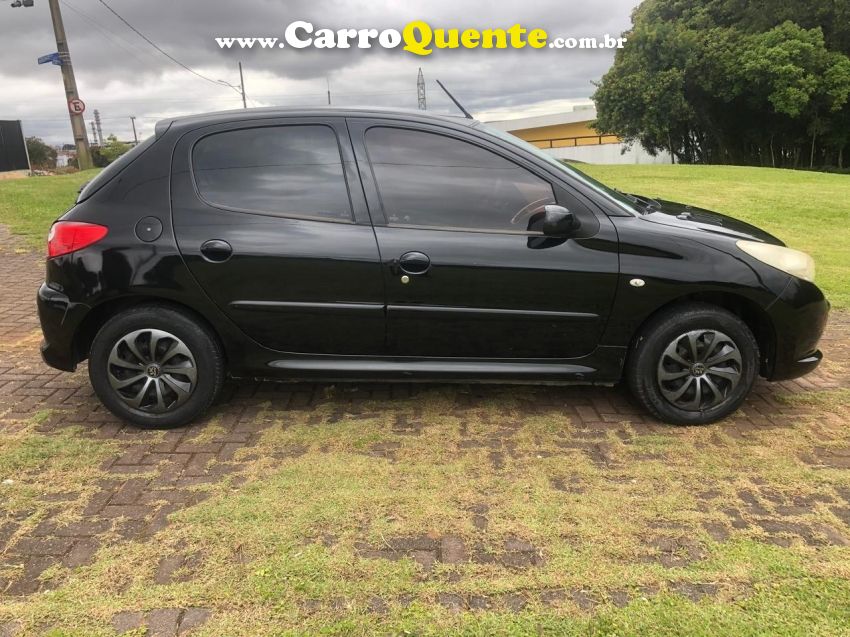 Peugeot 207 1.4 XR 8V FLEX 4P MANUAL - Loja
