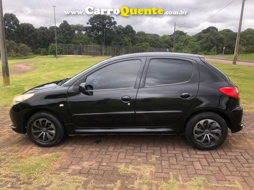 Peugeot 207 1.4 XR 8V FLEX 4P MANUAL - Loja