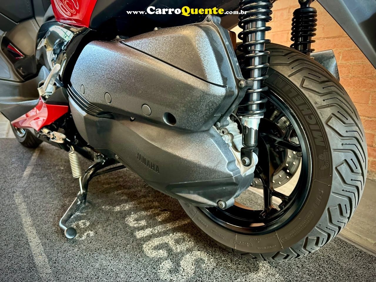 YAMAHA XMAX 250 CONNECTED ABS 2024 - Loja