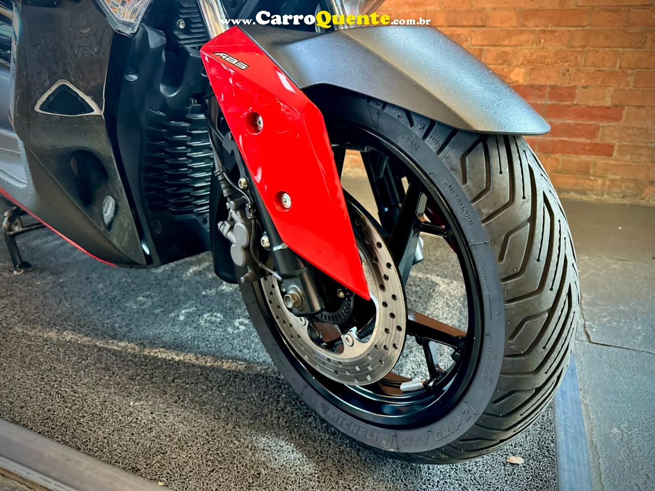 YAMAHA XMAX 250 CONNECTED ABS 2024 - Loja