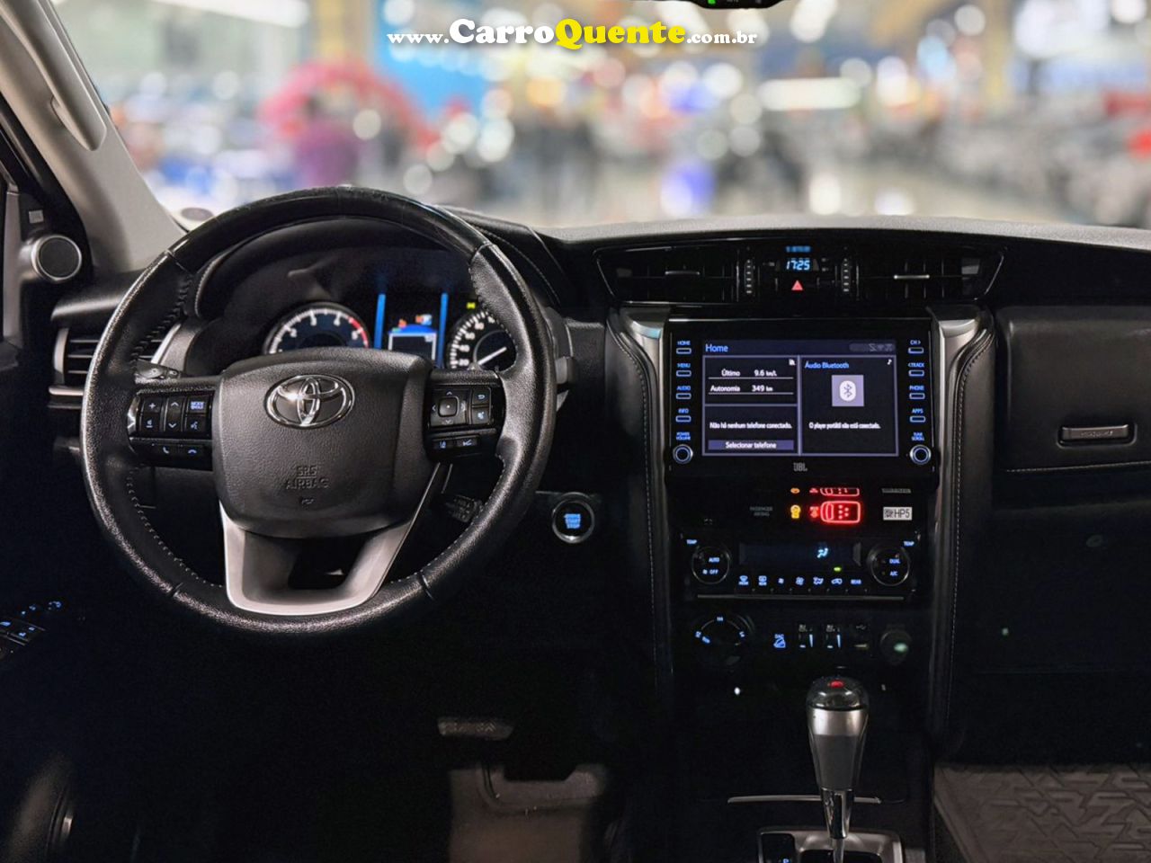 TOYOTA HILUX SW4 2.8 D-4D TURBO SRX 7L 4X4 2023 - Loja
