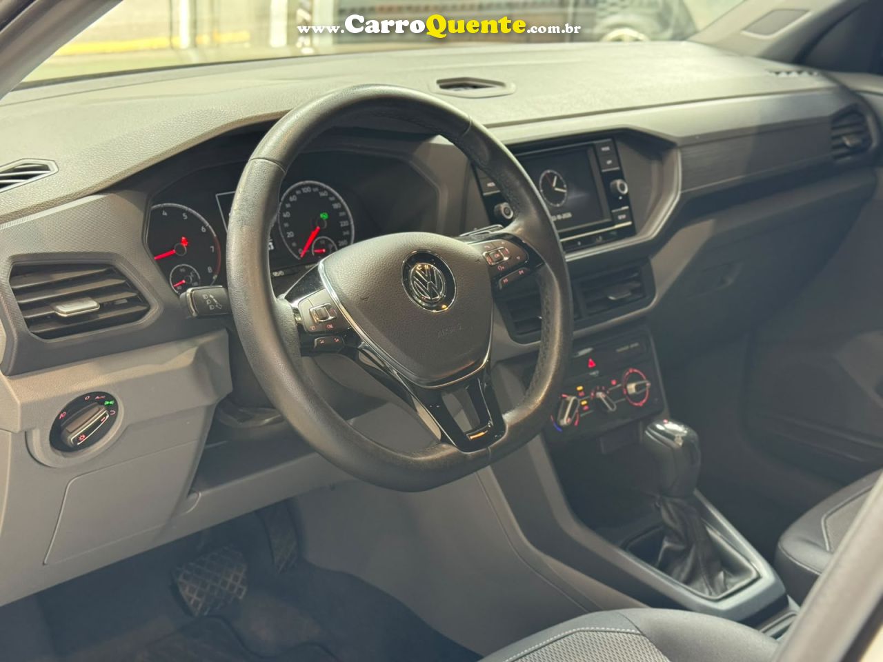 VOLKSWAGEN T-CROSS 1.0 200 TSI TOTAL 2020 - Loja