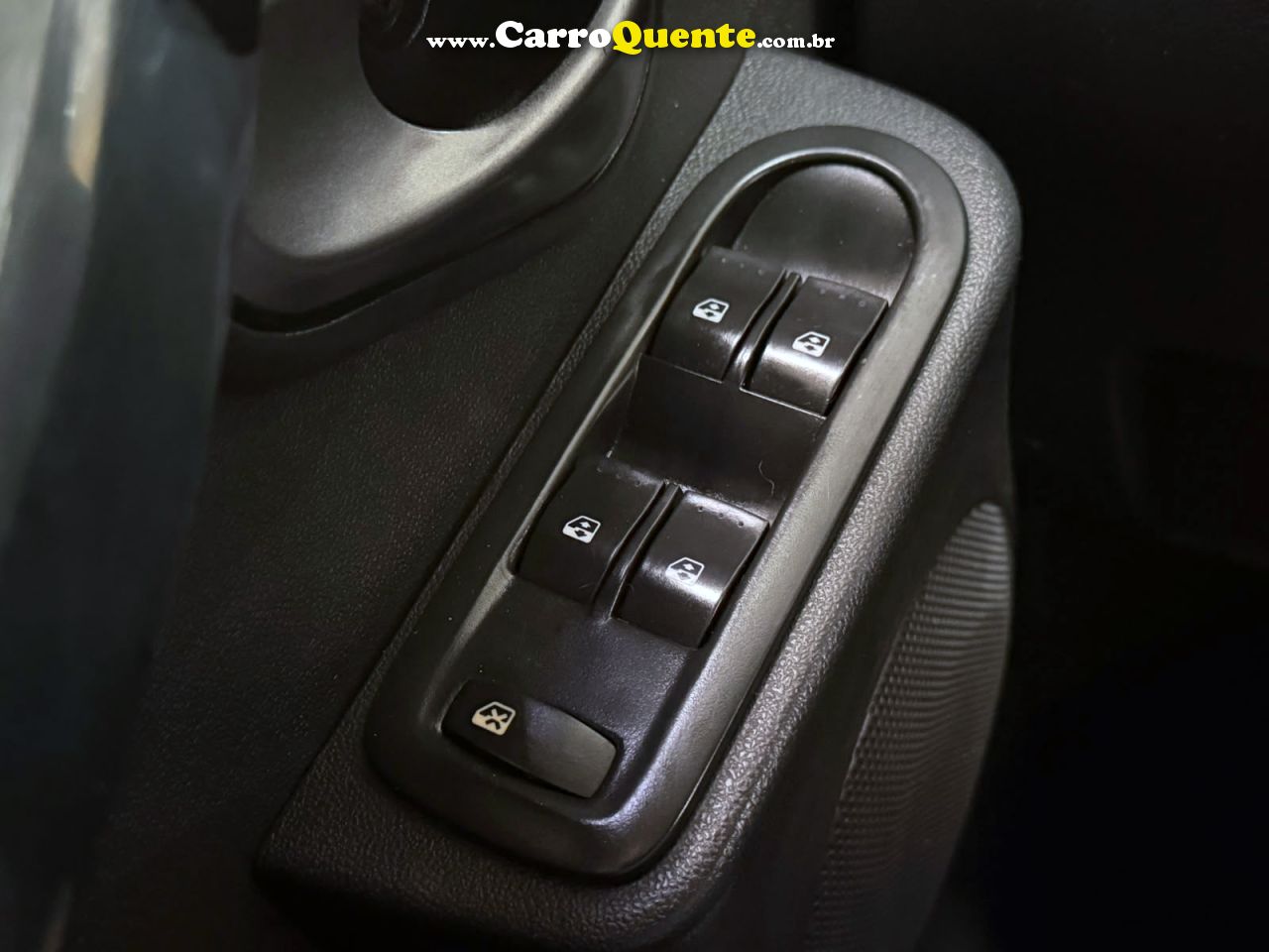 RENAULT SANDERO 1.6 STEPWAY 8V 2013 - Loja